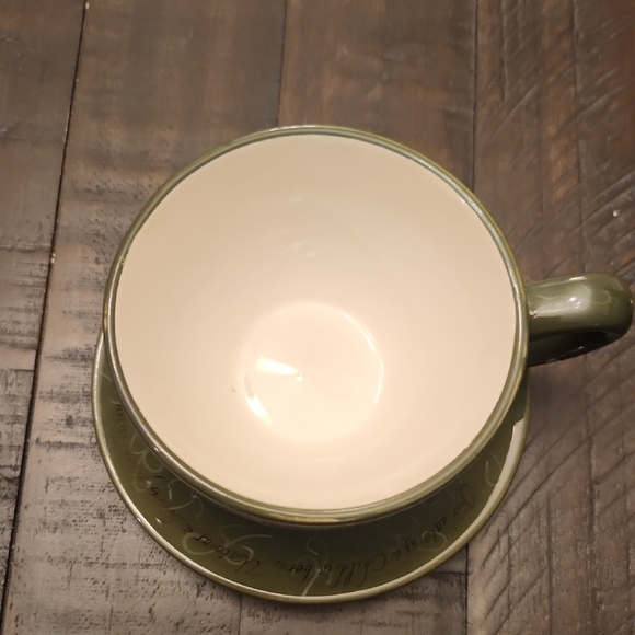 Vintage DaySpring Christmas  Teapot and Cup Set with Holly Design - Picture 7 of 10